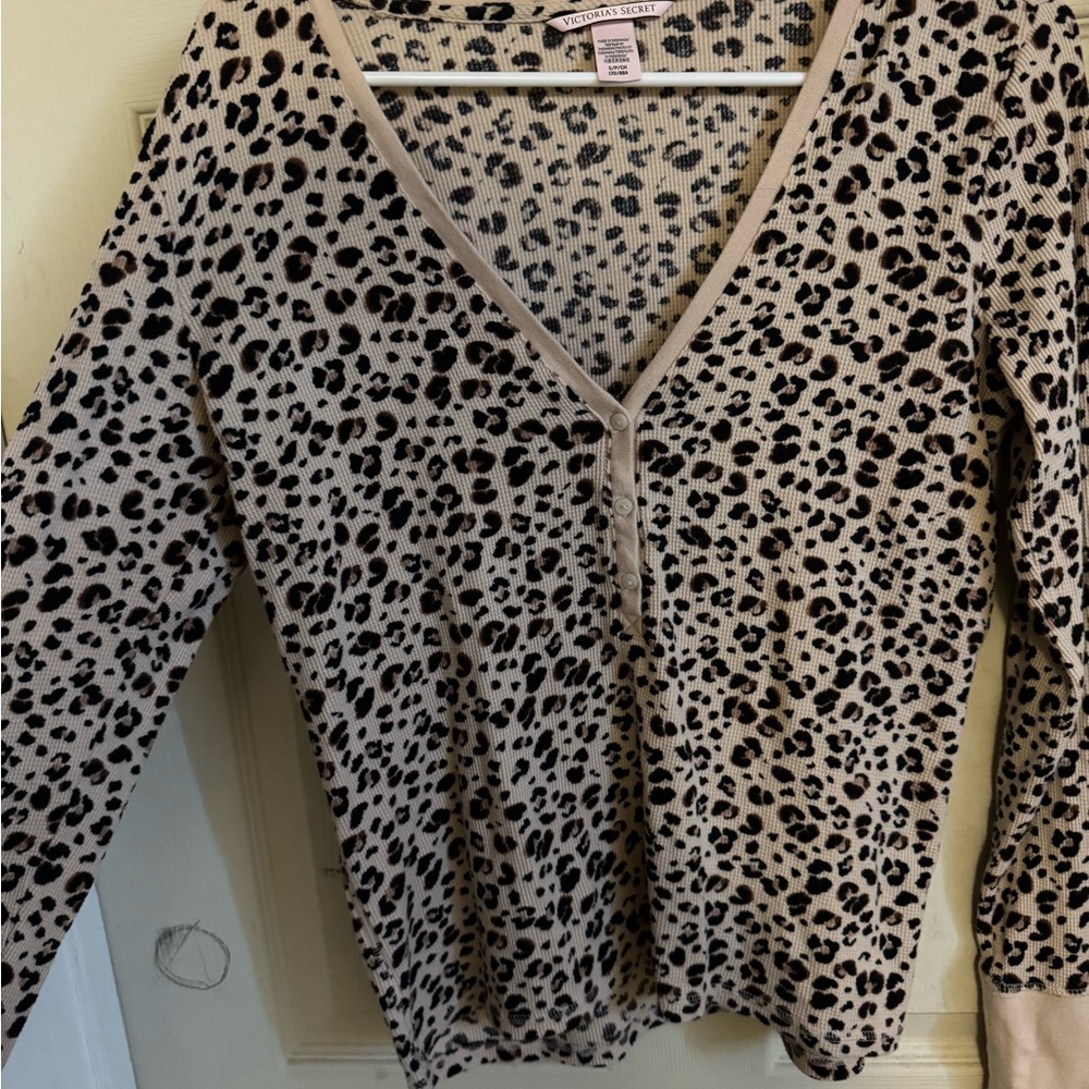 Leopard Print V-Neck Sweater